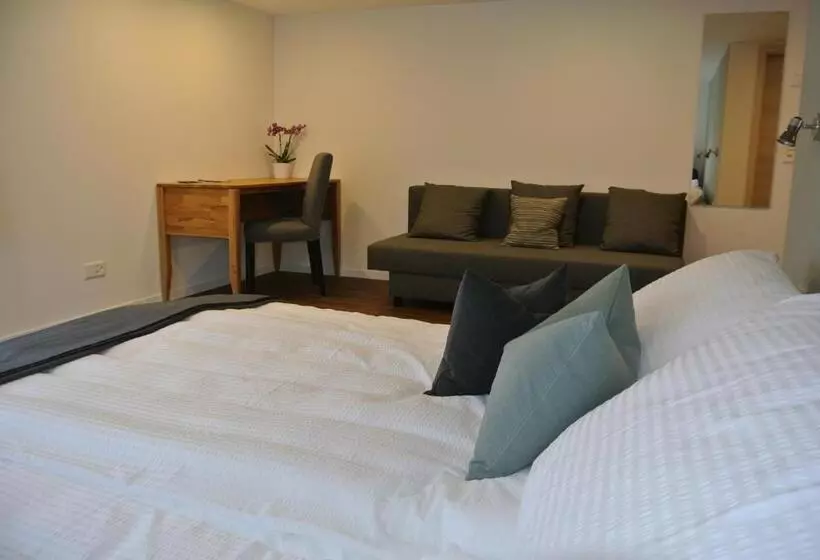 Hotelli Gasthaus Gemsli