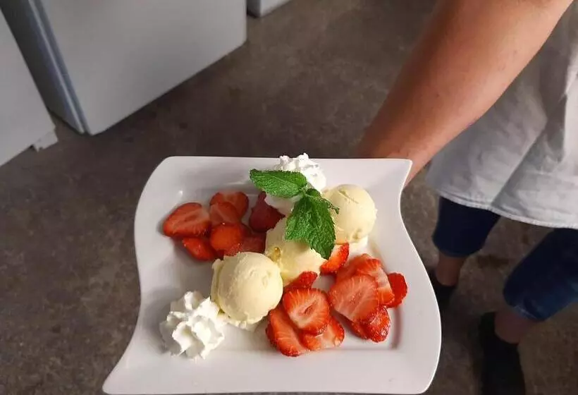 Hotelli Gasthaus Gemsli