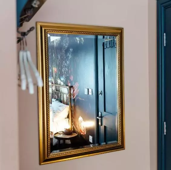 پانسیون Anne Boleyn’s Escape