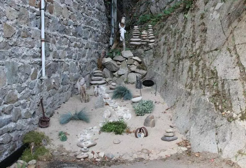 Aamiaismajoitus (B&B) Chambre Bounty Cuisine Privée, Lit Queen Size, Terrasse, Garage