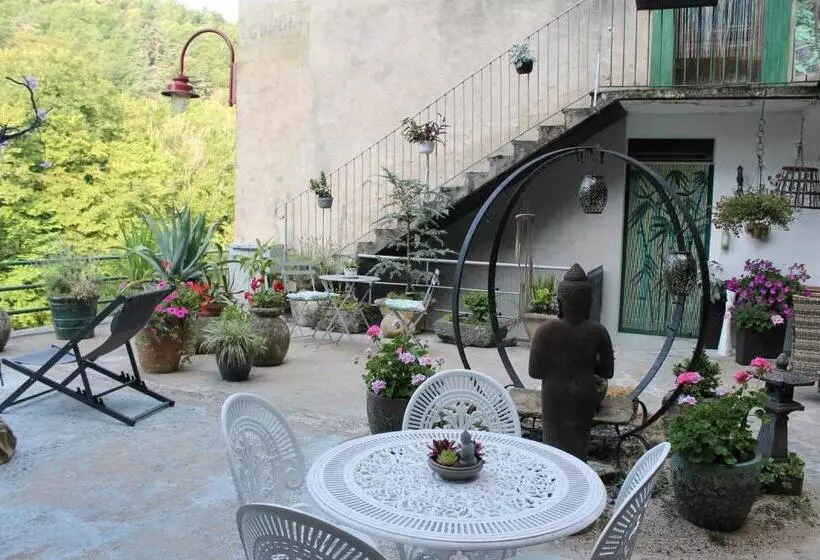 Aamiaismajoitus (B&B) Chambre Bounty Cuisine Privée, Lit Queen Size, Terrasse, Garage