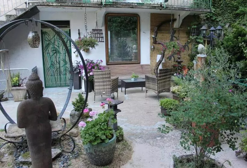 Aamiaismajoitus (B&B) Chambre Bounty Cuisine Privée, Lit Queen Size, Terrasse, Garage