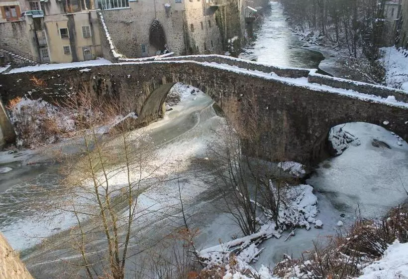 Aamiaismajoitus (B&B) Chambre Bounty Cuisine Privée, Lit Queen Size, Terrasse, Garage