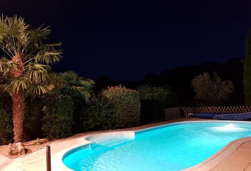 مبيت وإفطار Chambres D Hôtes De La Mauguinière