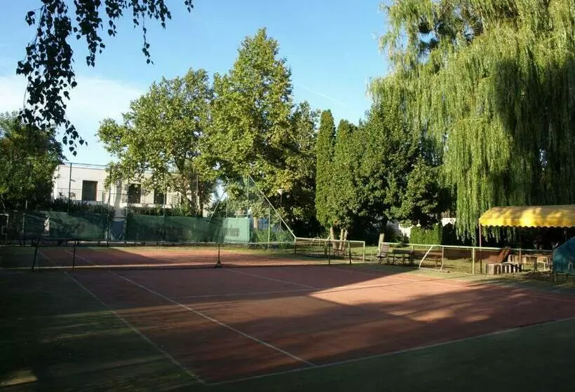 Aamiaismajoitus (B&B) Garden Club Panzió