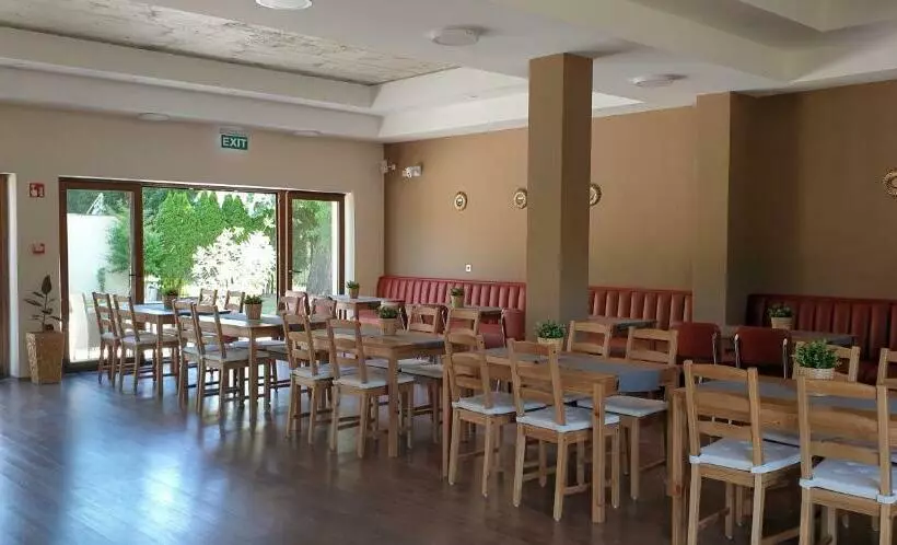 Aamiaismajoitus (B&B) Garden Club Panzió