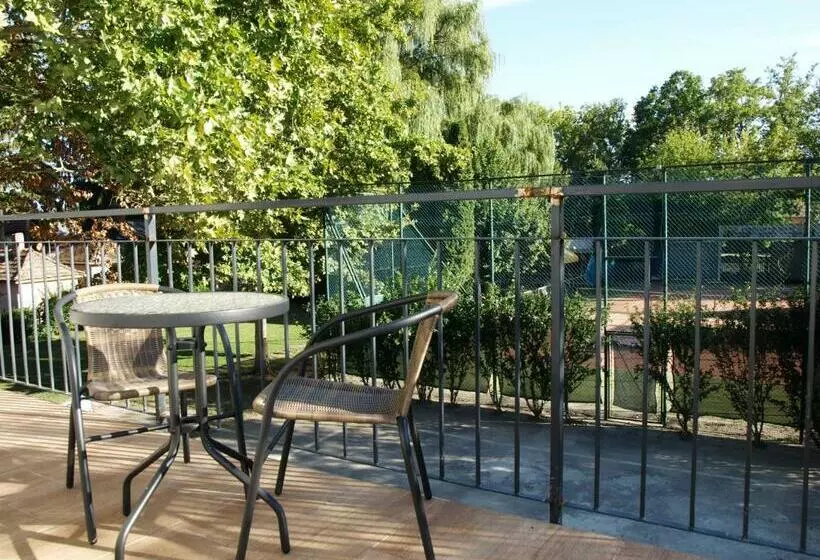 Aamiaismajoitus (B&B) Garden Club Panzió