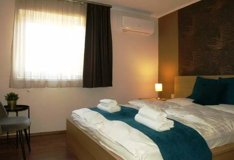 Aamiaismajoitus (B&B) Garden Club Panzió