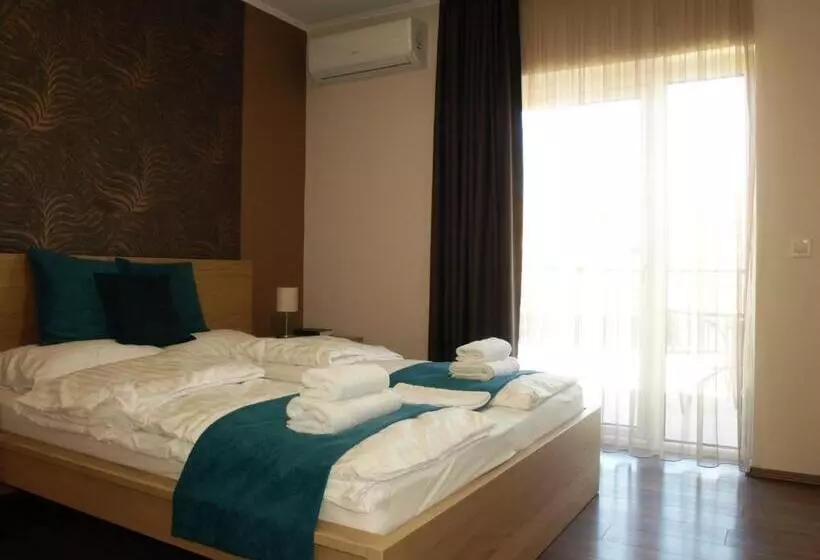 Aamiaismajoitus (B&B) Garden Club Panzió