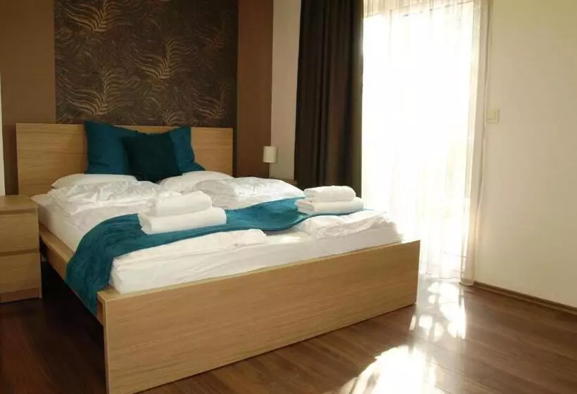 Aamiaismajoitus (B&B) Garden Club Panzió