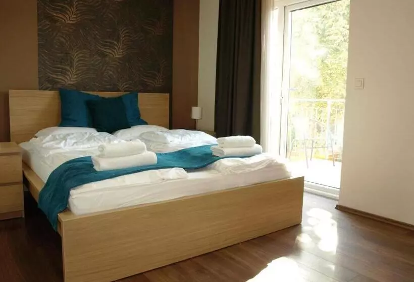 Aamiaismajoitus (B&B) Garden Club Panzió