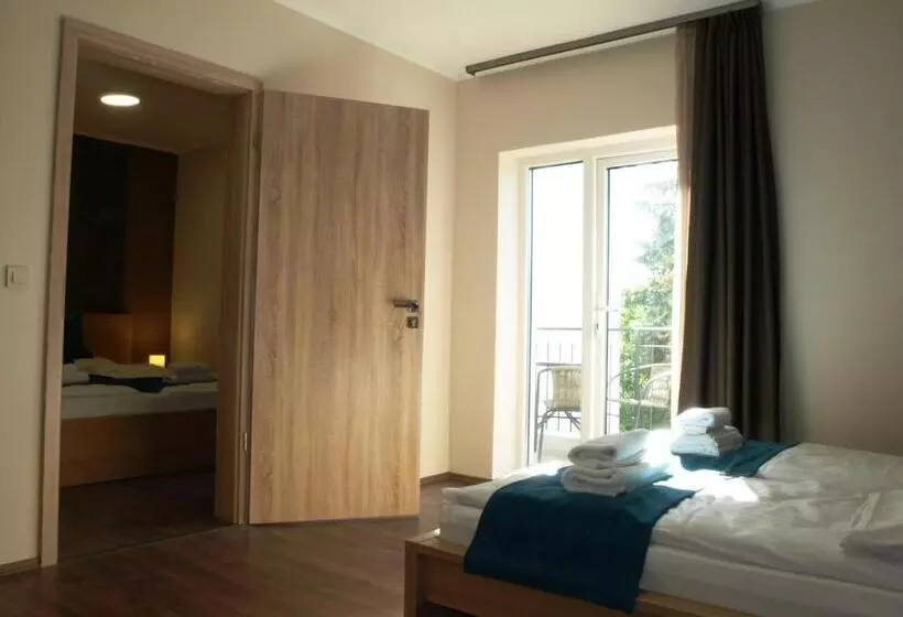 Aamiaismajoitus (B&B) Garden Club Panzió