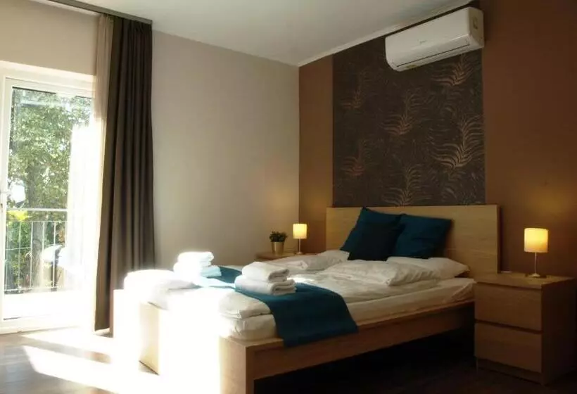 Aamiaismajoitus (B&B) Garden Club Panzió