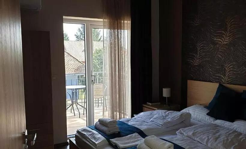 Aamiaismajoitus (B&B) Garden Club Panzió