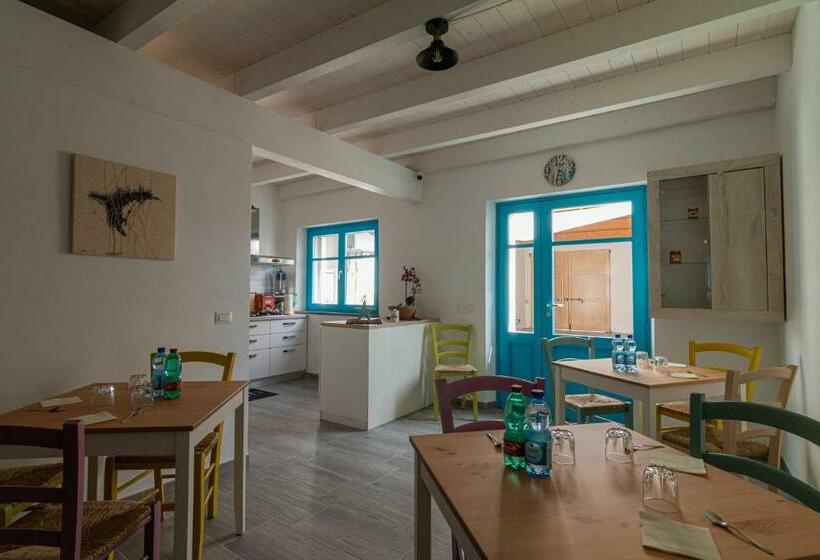 住宿加早餐  La Vecchia Dimora