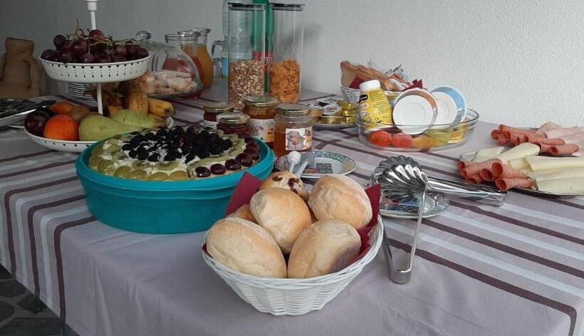 住宿加早餐  La Vecchia Dimora