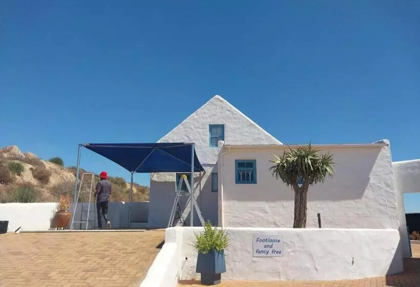 Majatalo Foot Loose & Fancy Free