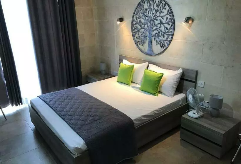 The Cloisters Bed And Breakfast