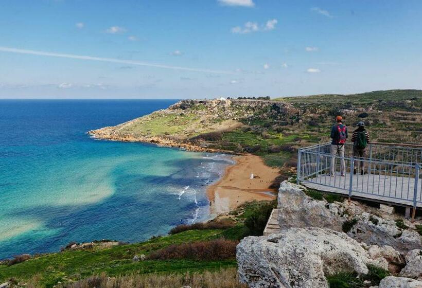 The Cloisters Bed And Breakfast