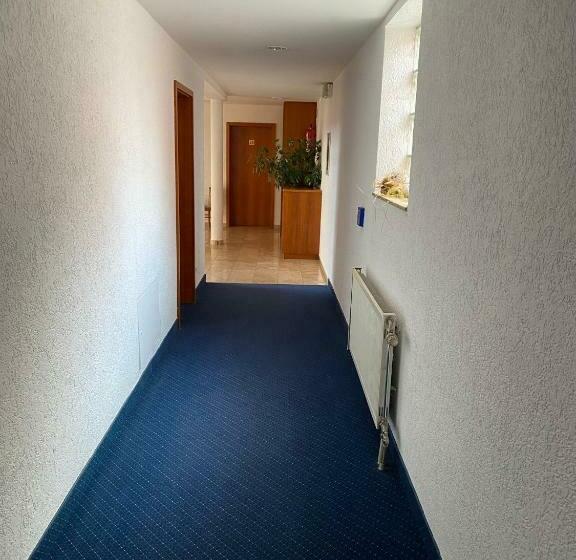 호스텔 Weller Kahl Am Main