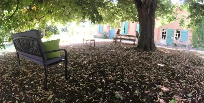 Aamiaismajoitus (B&B) La Closerie De L Autan