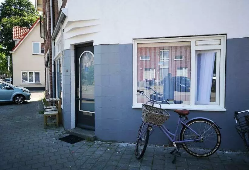 ベッドアンドブレックファースト Studio Huzur