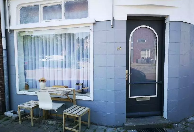 ベッドアンドブレックファースト Studio Huzur