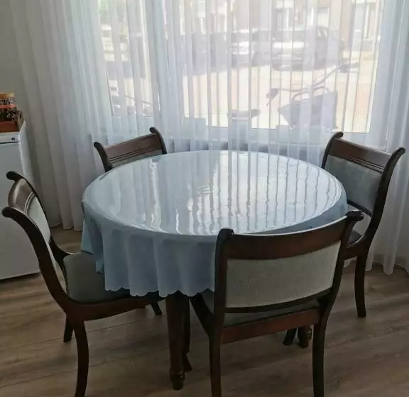 ベッドアンドブレックファースト Studio Huzur