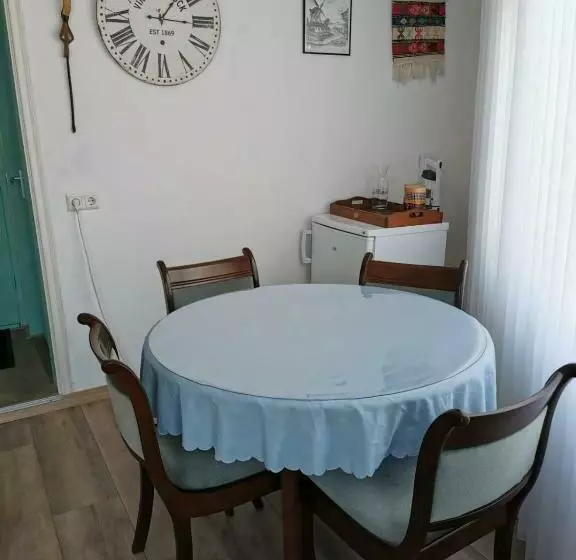 ベッドアンドブレックファースト Studio Huzur