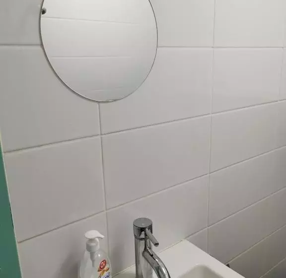 ベッドアンドブレックファースト Studio Huzur