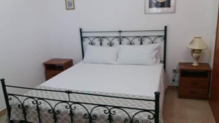 Bed and Breakfast Twin Tails