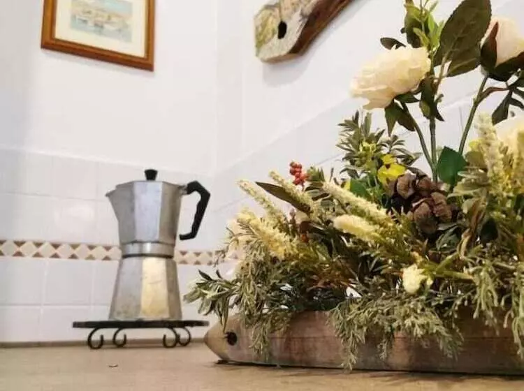 ホテル Agriturismo Sotto La Rocca
