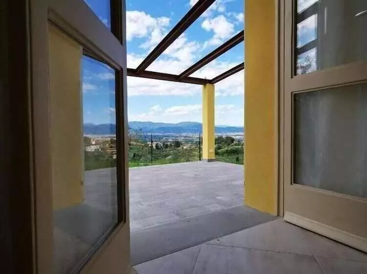ホテル Agriturismo Sotto La Rocca