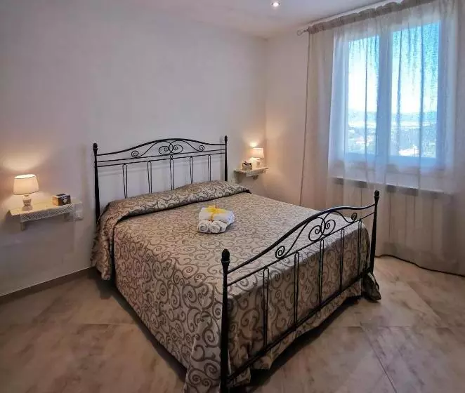 ホテル Agriturismo Sotto La Rocca