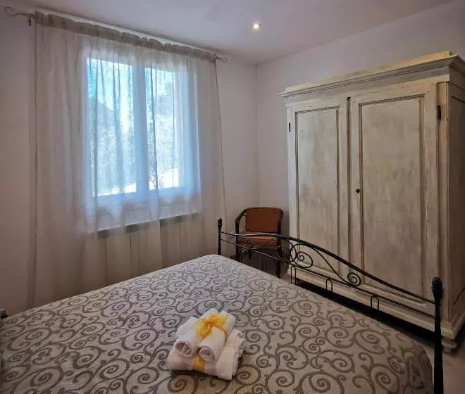 ホテル Agriturismo Sotto La Rocca