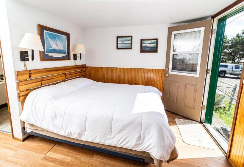 מלון כמוסות Oceanside Ocean Front Cabins