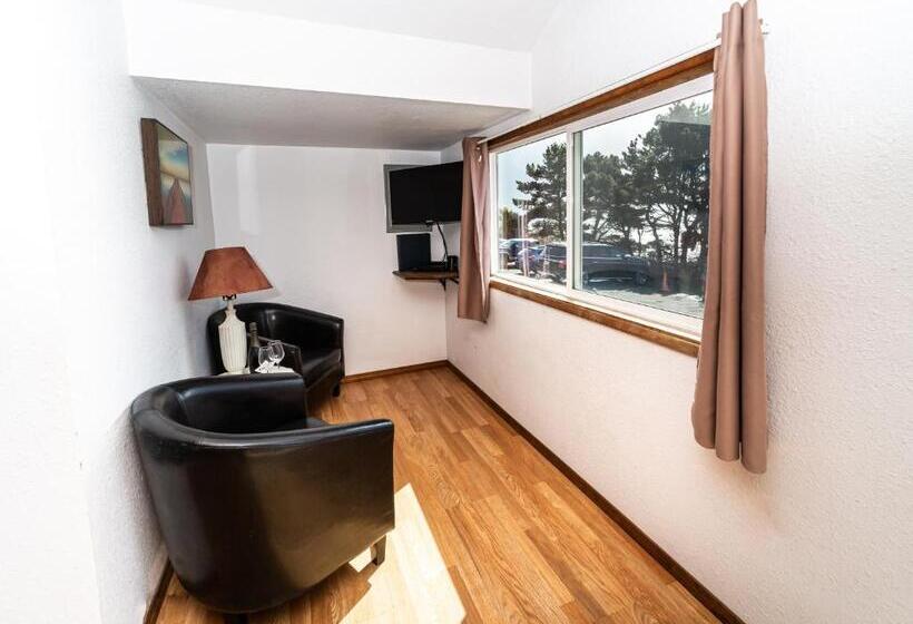 מלון כמוסות Oceanside Ocean Front Cabins