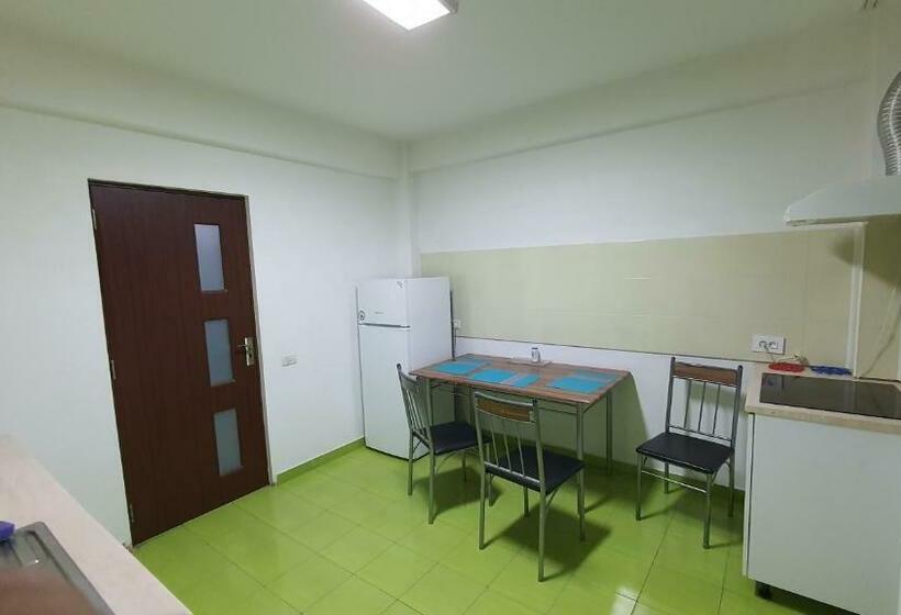 Pensiune Fundeni  Dragonul Rosu