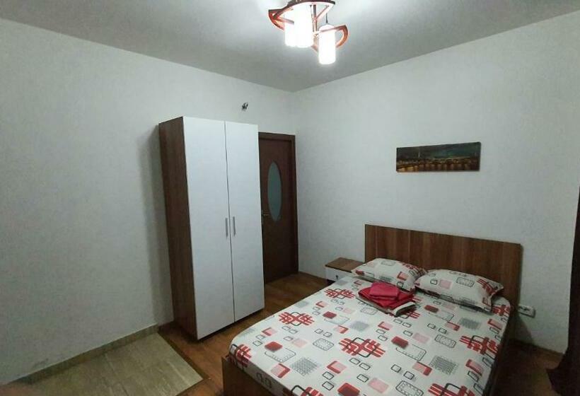 Pensiune Fundeni  Dragonul Rosu