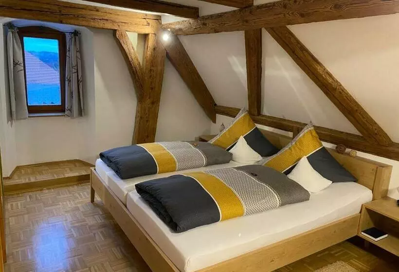 Aamiaismajoitus (B&B) Gasthof   Pension   Adler