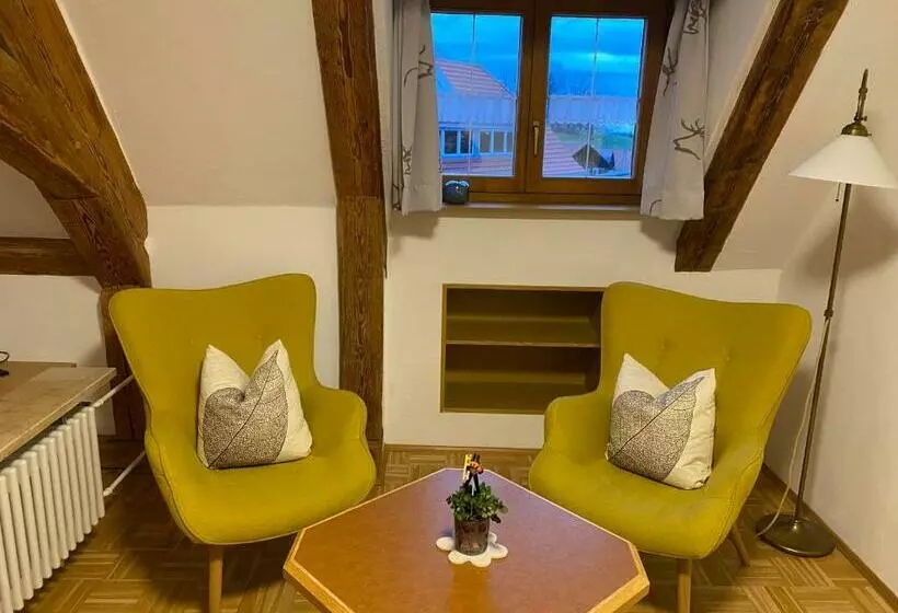 Aamiaismajoitus (B&B) Gasthof   Pension   Adler