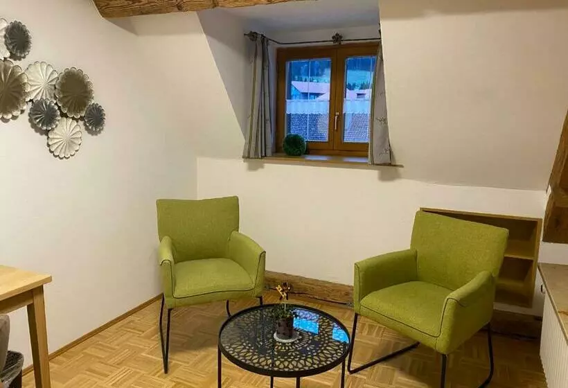 Aamiaismajoitus (B&B) Gasthof   Pension   Adler