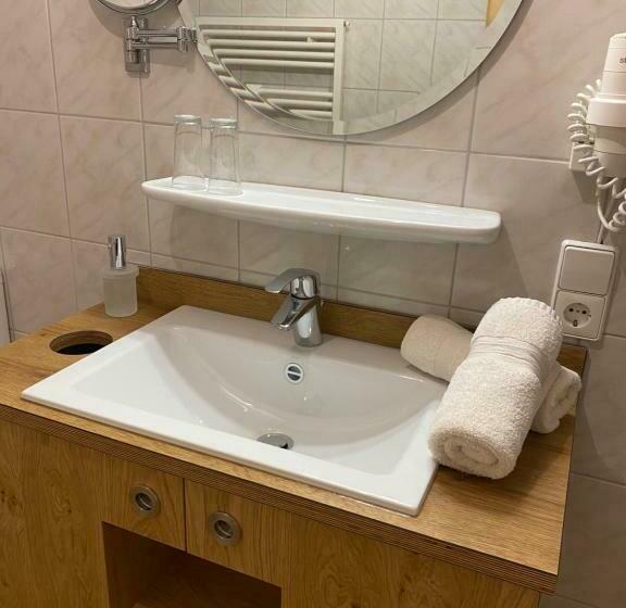 Bed and Breakfast Gasthof   Pension   Adler