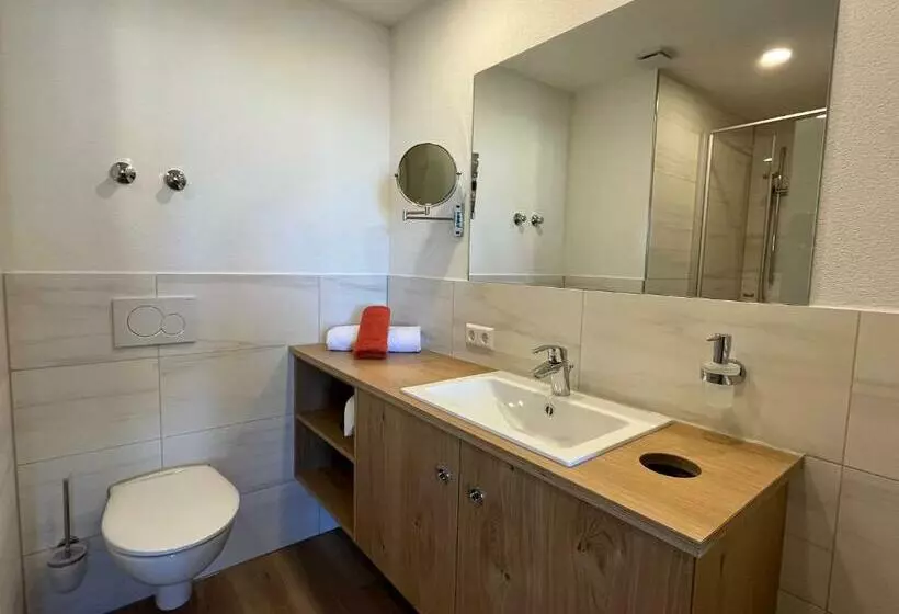 Aamiaismajoitus (B&B) Gasthof   Pension   Adler