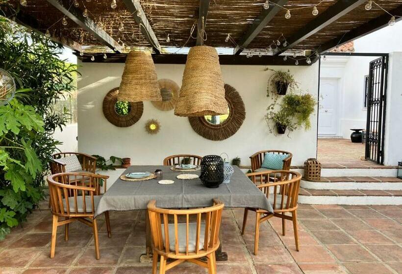 تختخواب و صبحانه Villa De La Luz Luxury Guesthouse