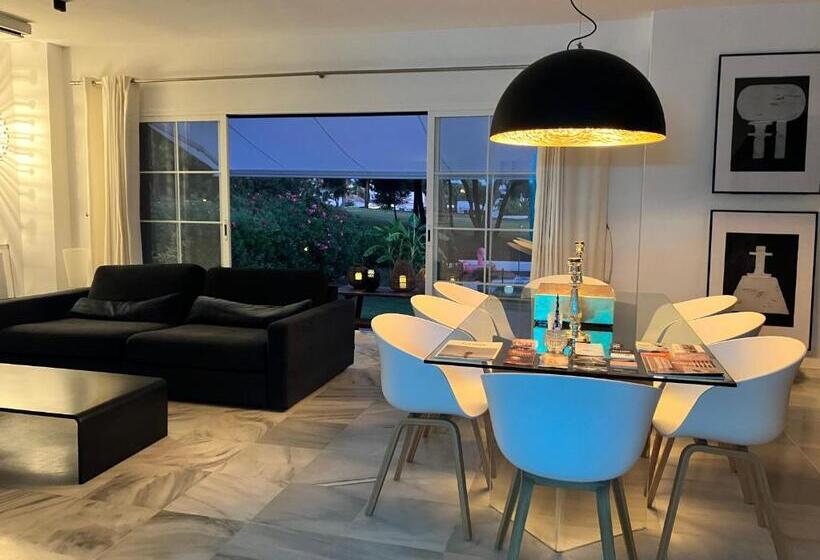 تختخواب و صبحانه Villa De La Luz Luxury Guesthouse