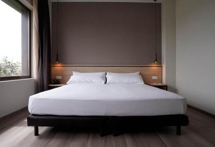 هتل Bodega FyA - Grupo Piérola