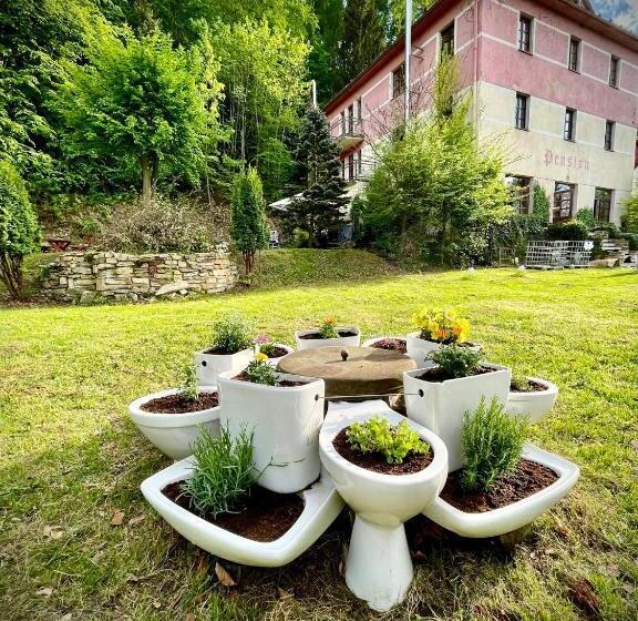 Szálloda Haraburdi® Recyclart