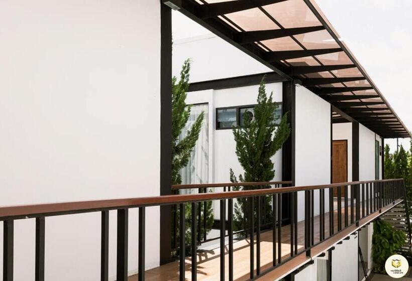 酒店 The Gold Living Life