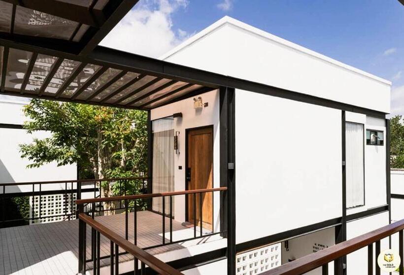 酒店 The Gold Living Life